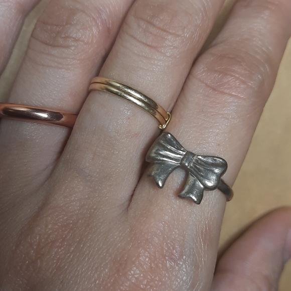 Sterling Silver Bow Ring - Picture 3 of 3